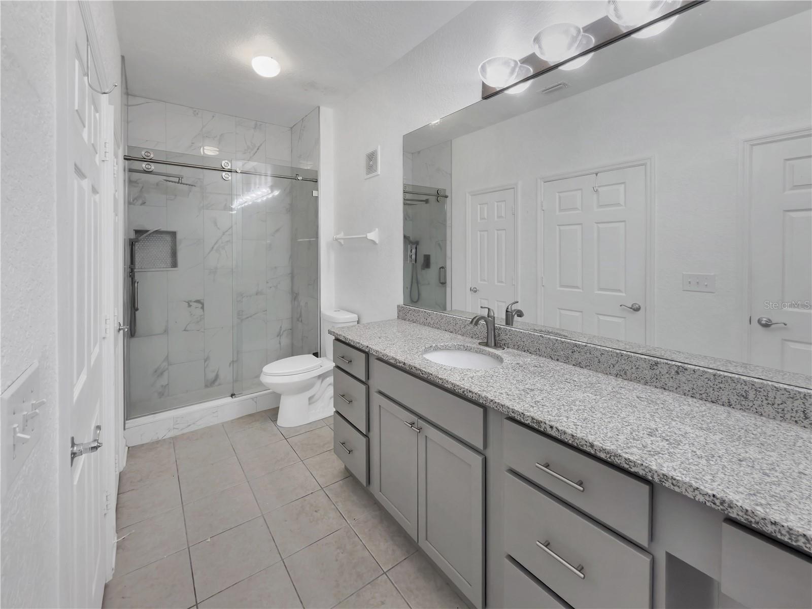 HORIZONS/VISTA LAKES CONDO PH 6 - Residential