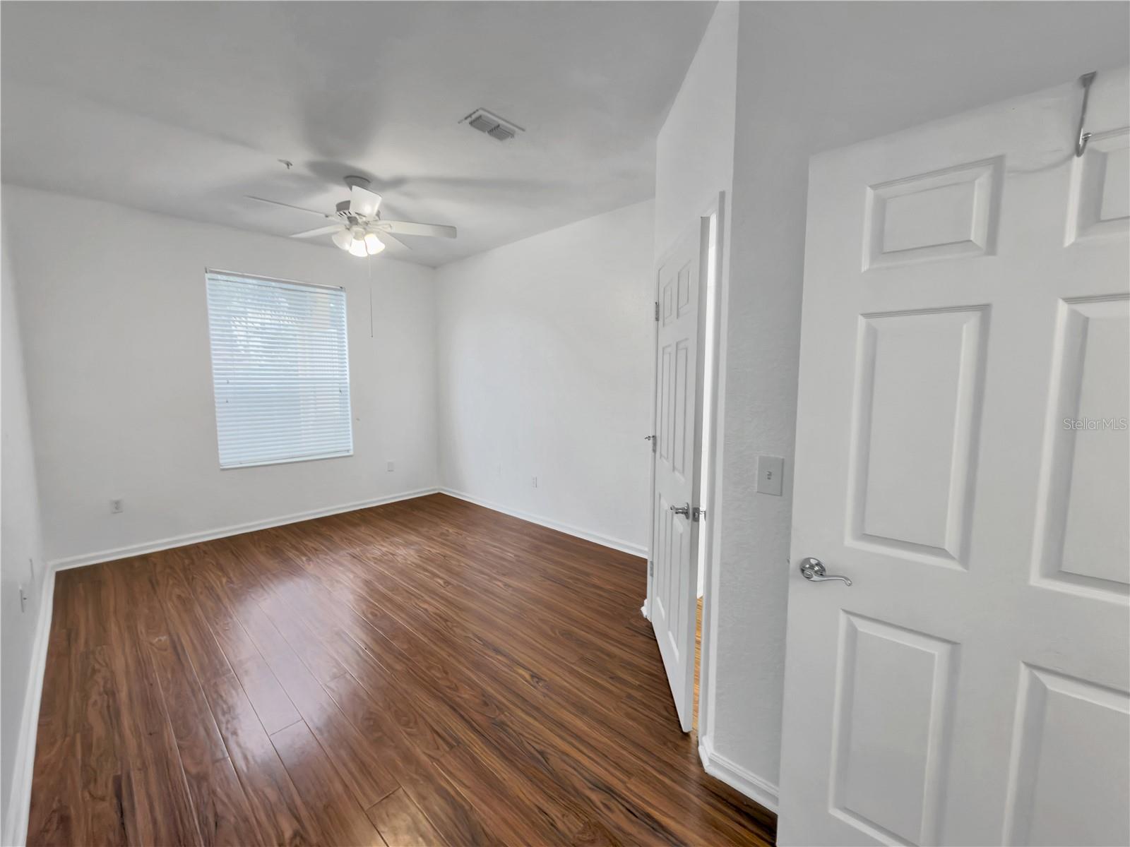 HORIZONS/VISTA LAKES CONDO PH 6 - Residential