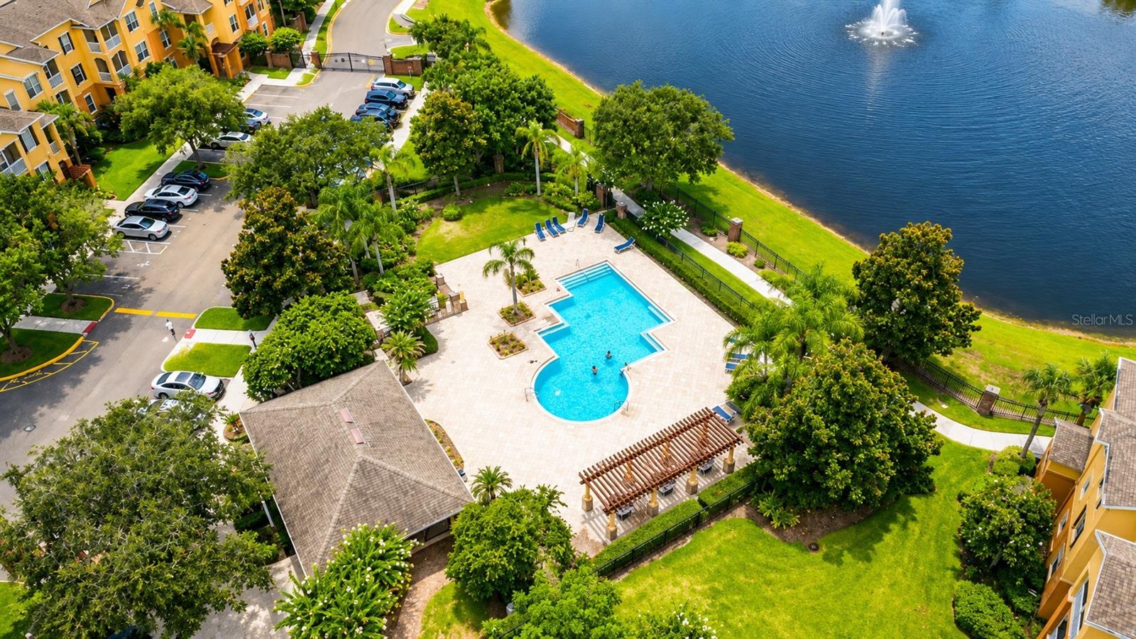 HORIZONS/VISTA LAKES CONDO PH 6 - Residential