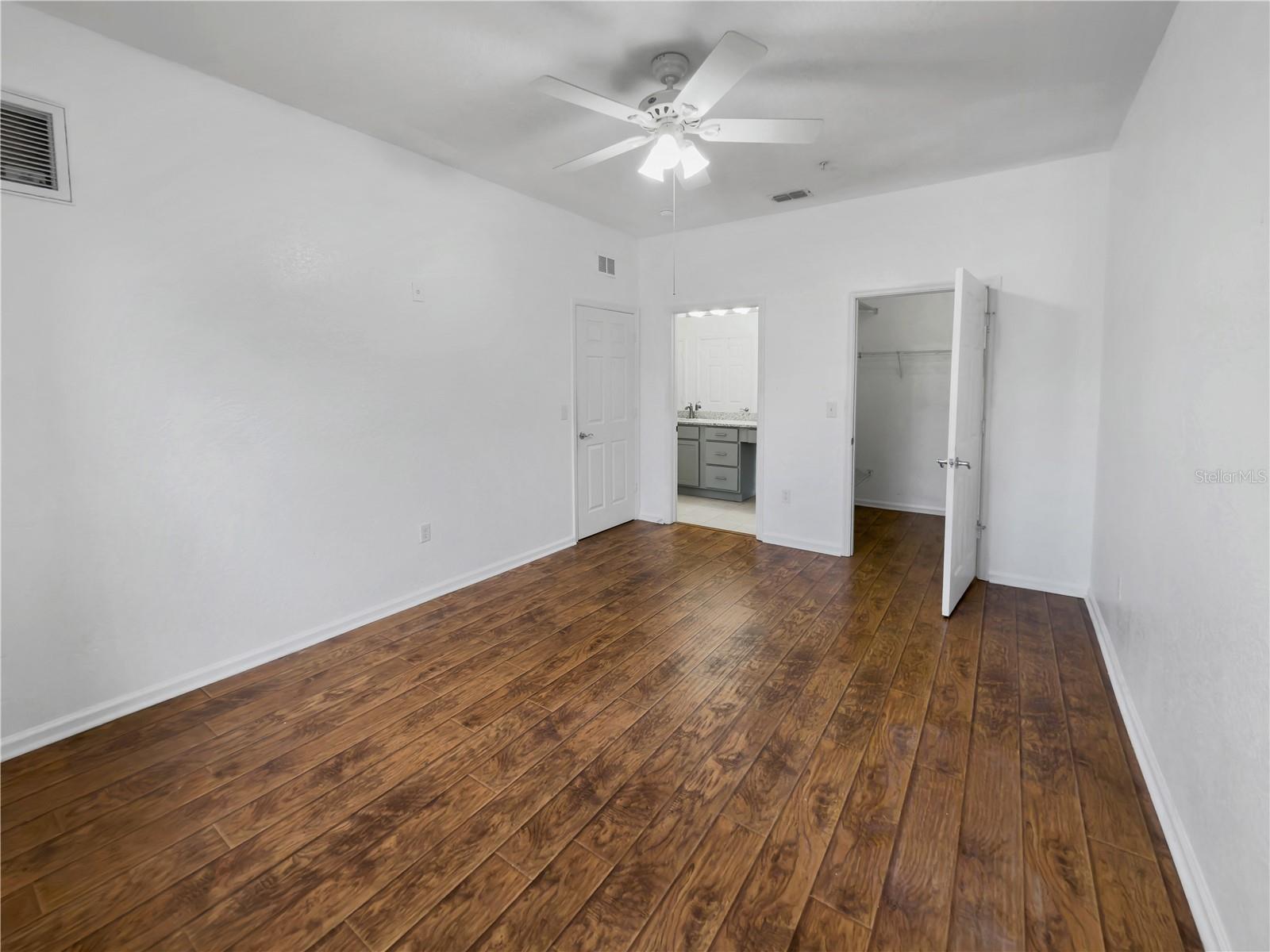 HORIZONS/VISTA LAKES CONDO PH 6 - Residential