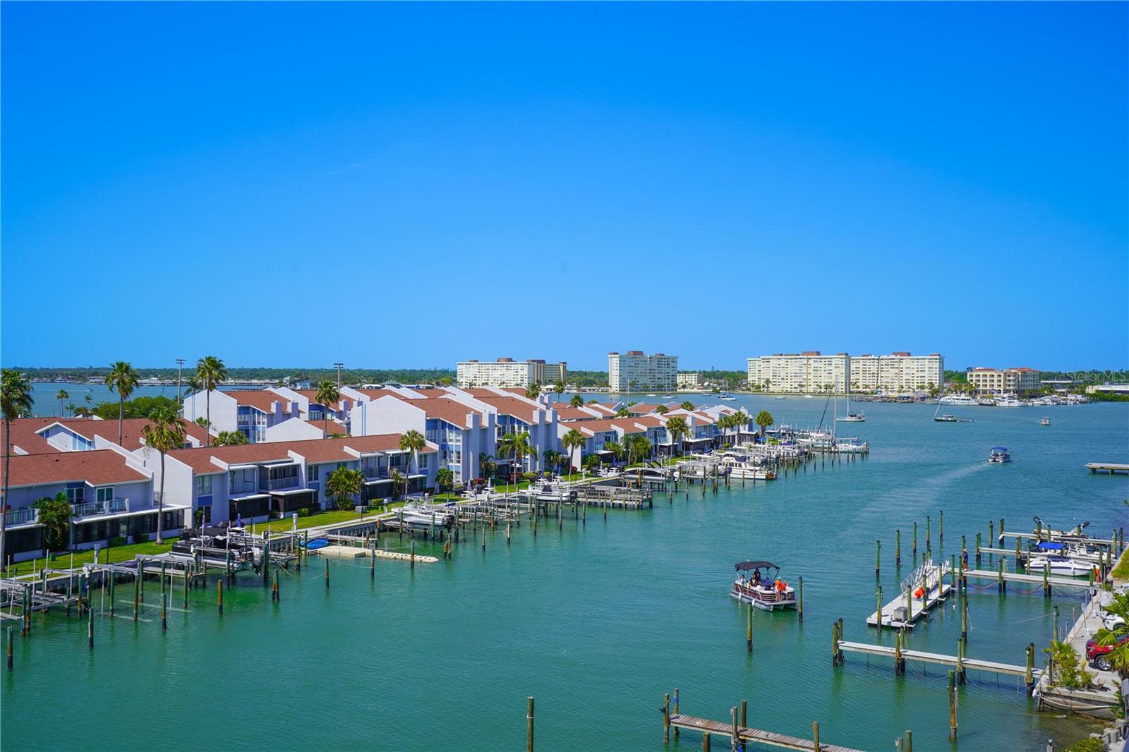 THE RESIDENCES AT TOWN CENTER - Residential