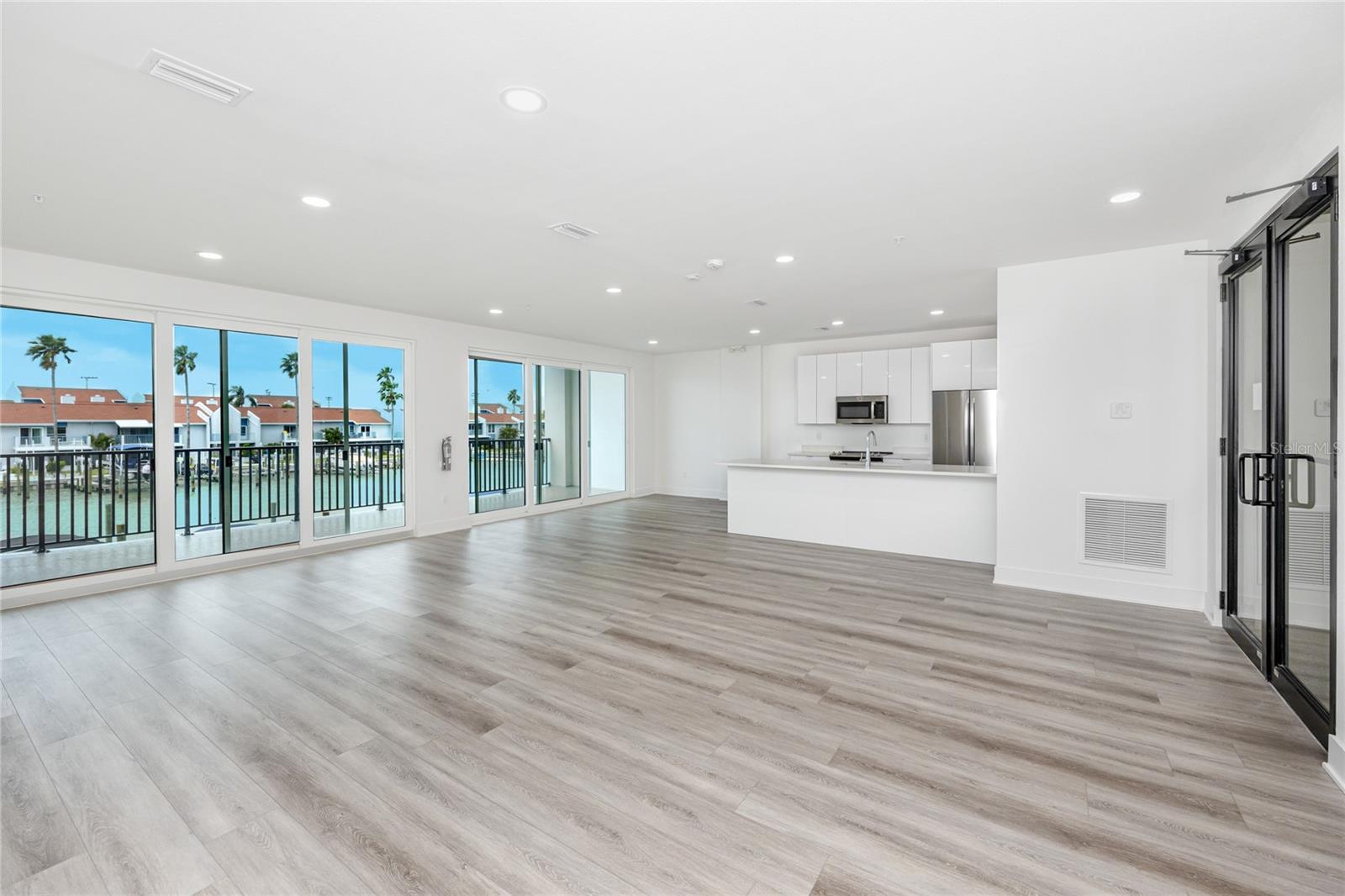 THE RESIDENCES AT TOWN CENTER - Residential