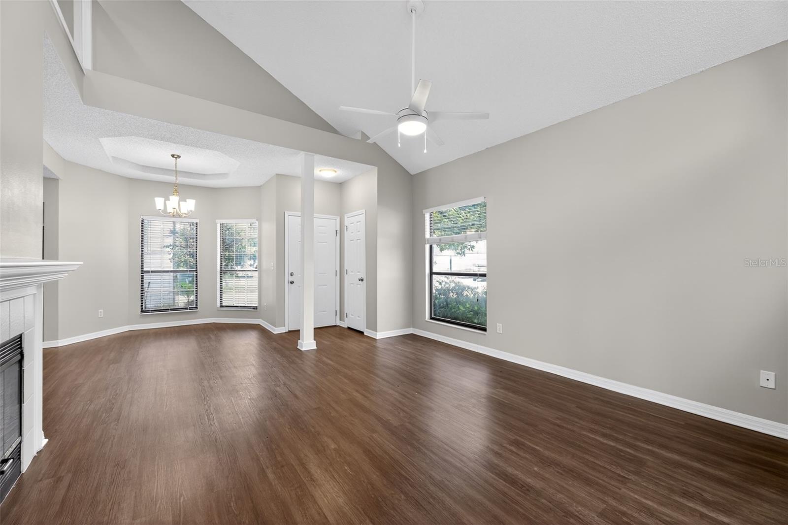 LANTANA LAKES - Residential