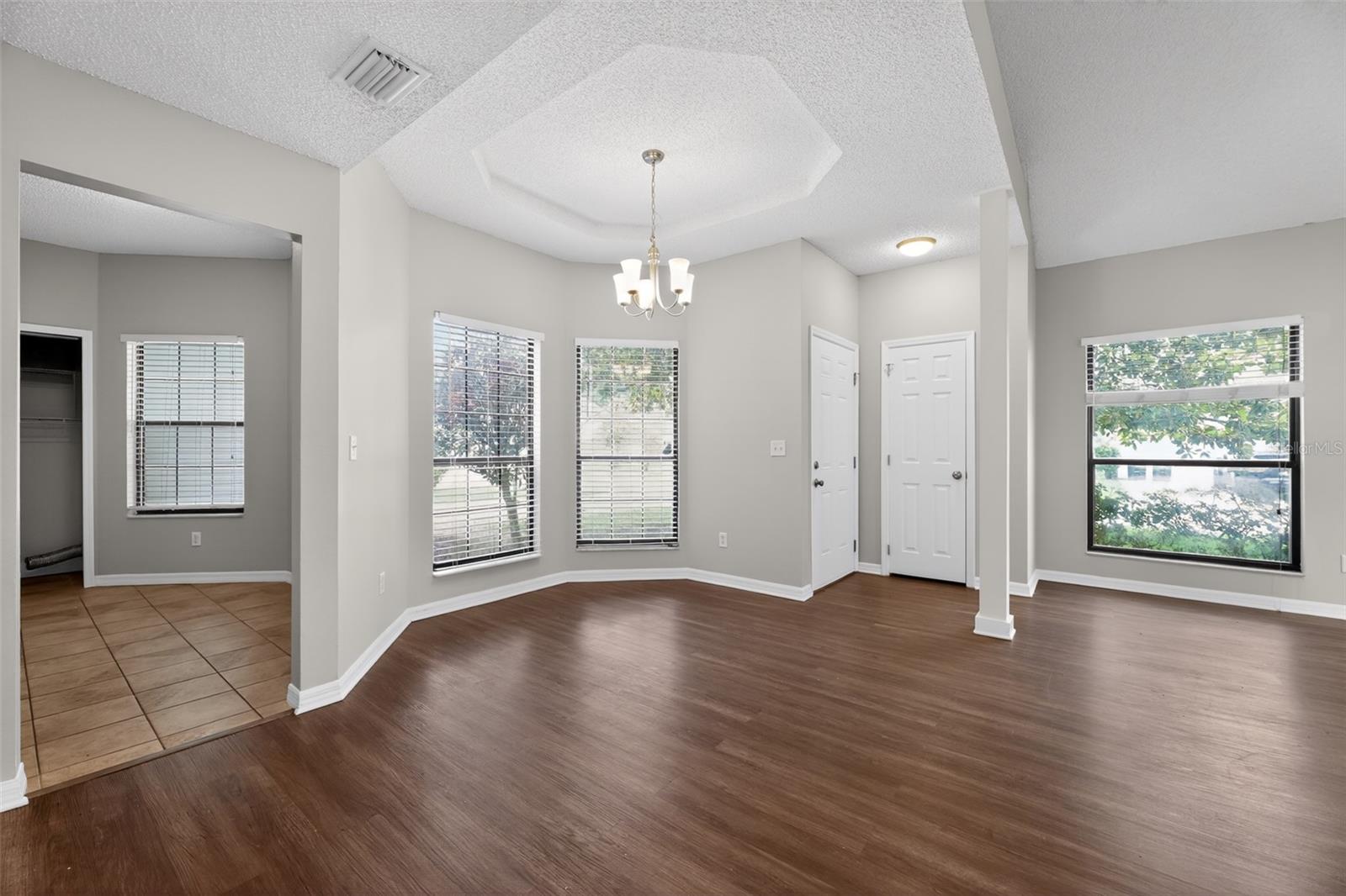 LANTANA LAKES - Residential