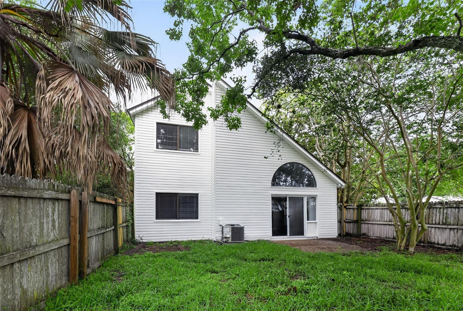 LANTANA LAKES - Residential