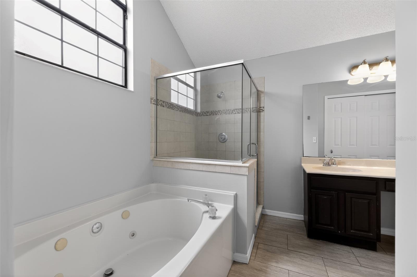 LANTANA LAKES - Residential