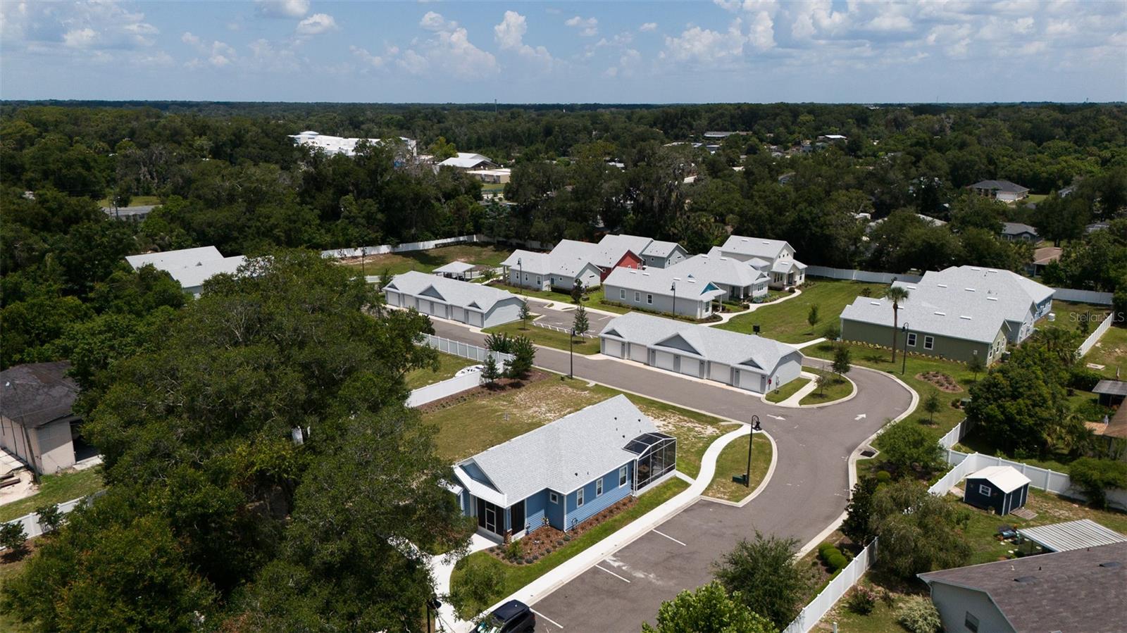 AZALEA WALK/PLYMOUTH - Residential