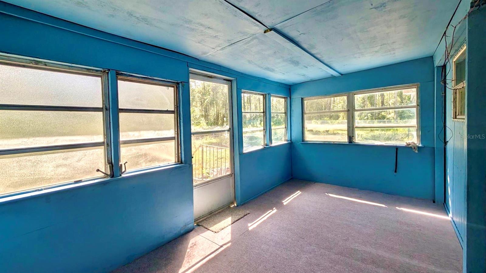 LAKE GEORGE MANOR - Residential