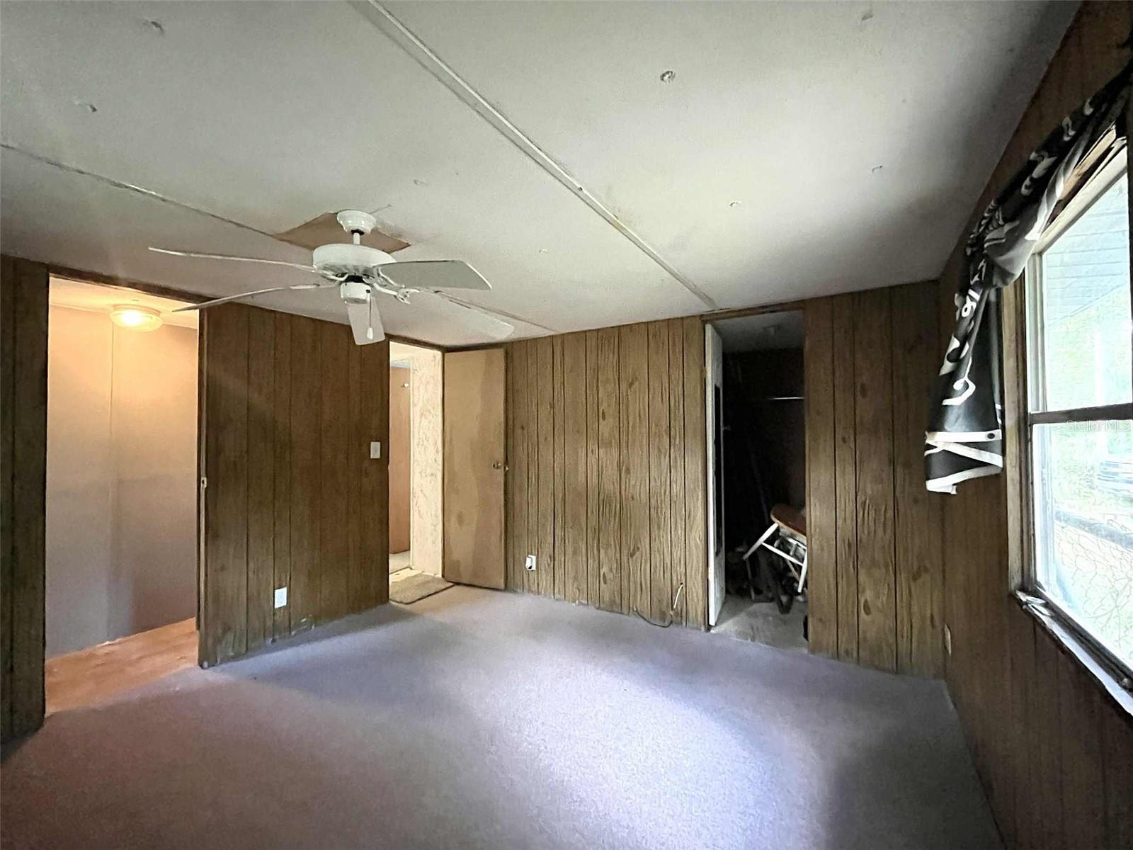 LAKE GEORGE MANOR - Residential