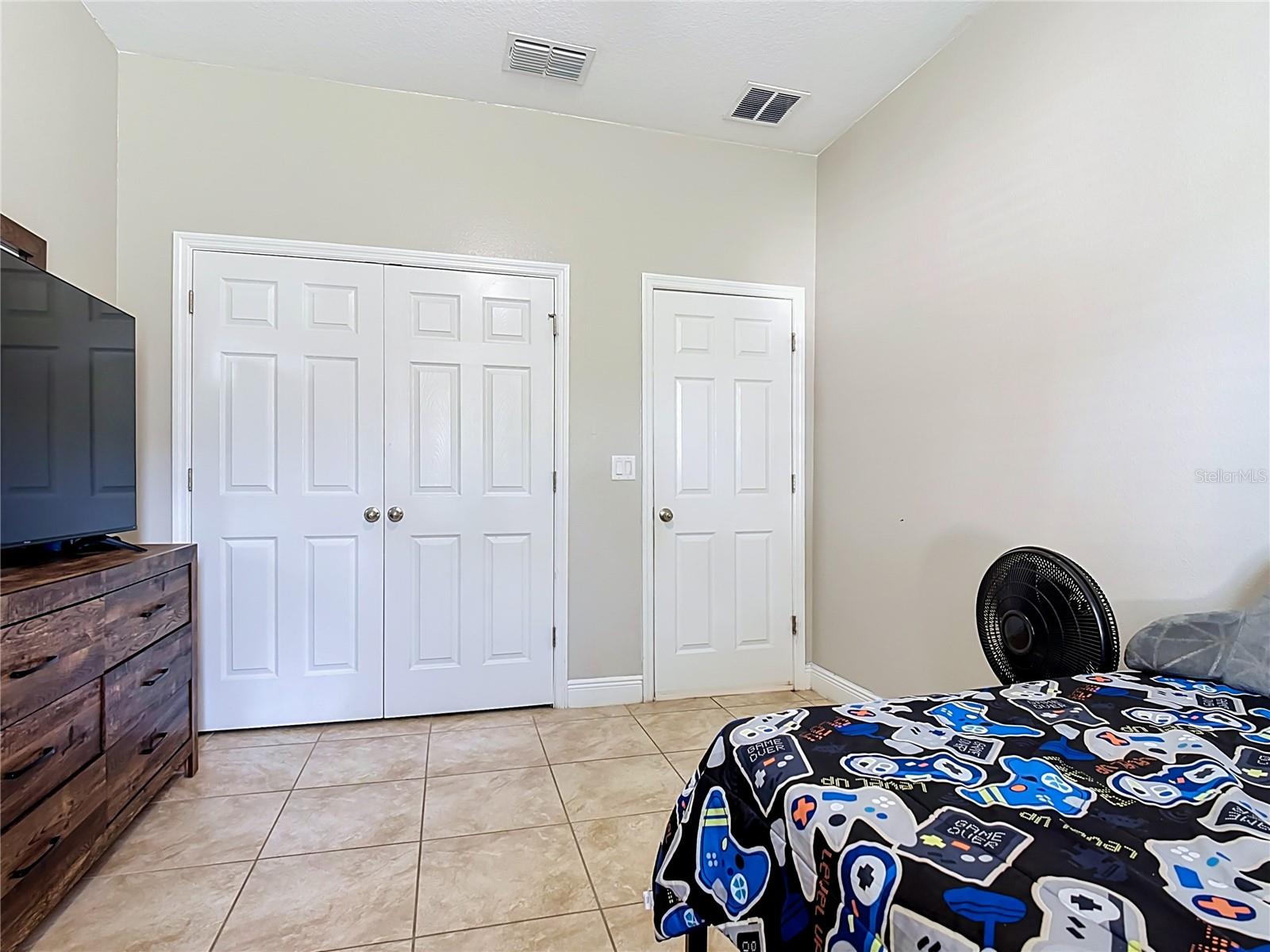 POINCIANA SUB NBRHD 5 NORTH VIL 3 - Residential