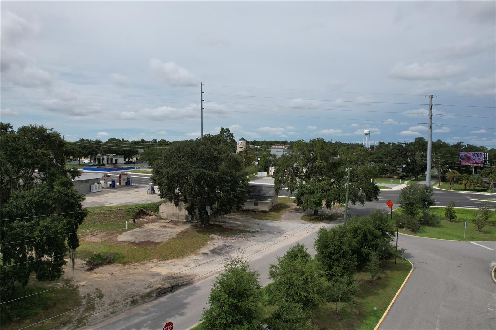 LADY LAKE - Commercial Sale