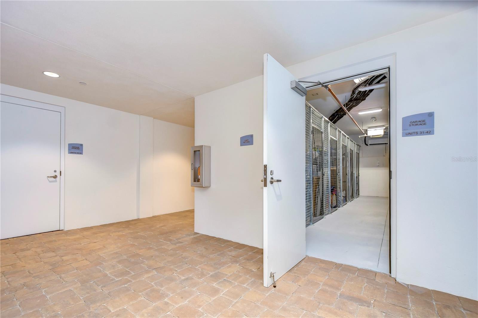 SUNSET POINTE AT COLLANY KEY IV A CONDO - Residential