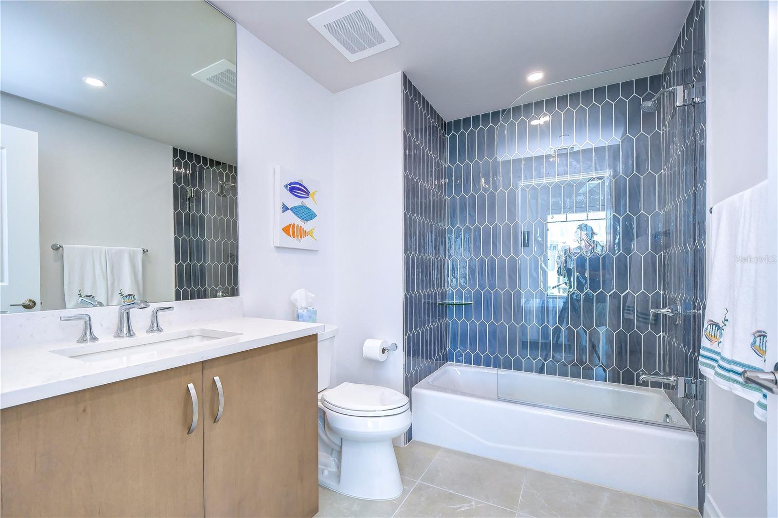 SUNSET POINTE AT COLLANY KEY IV A CONDO - Residential