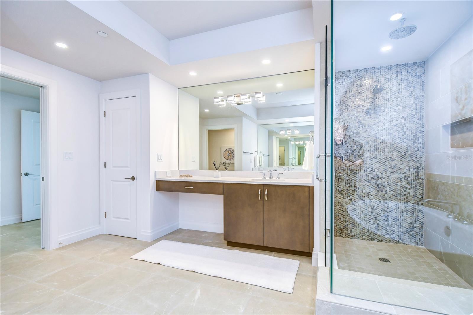 SUNSET POINTE AT COLLANY KEY IV A CONDO - Residential