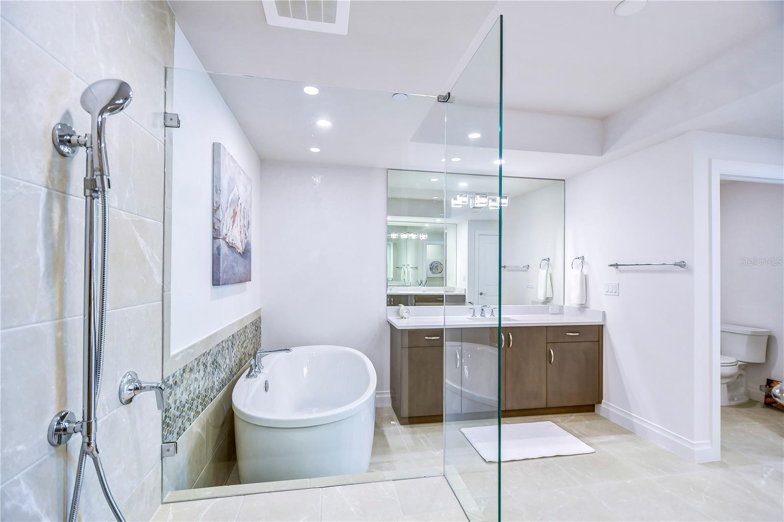 SUNSET POINTE AT COLLANY KEY IV A CONDO - Residential