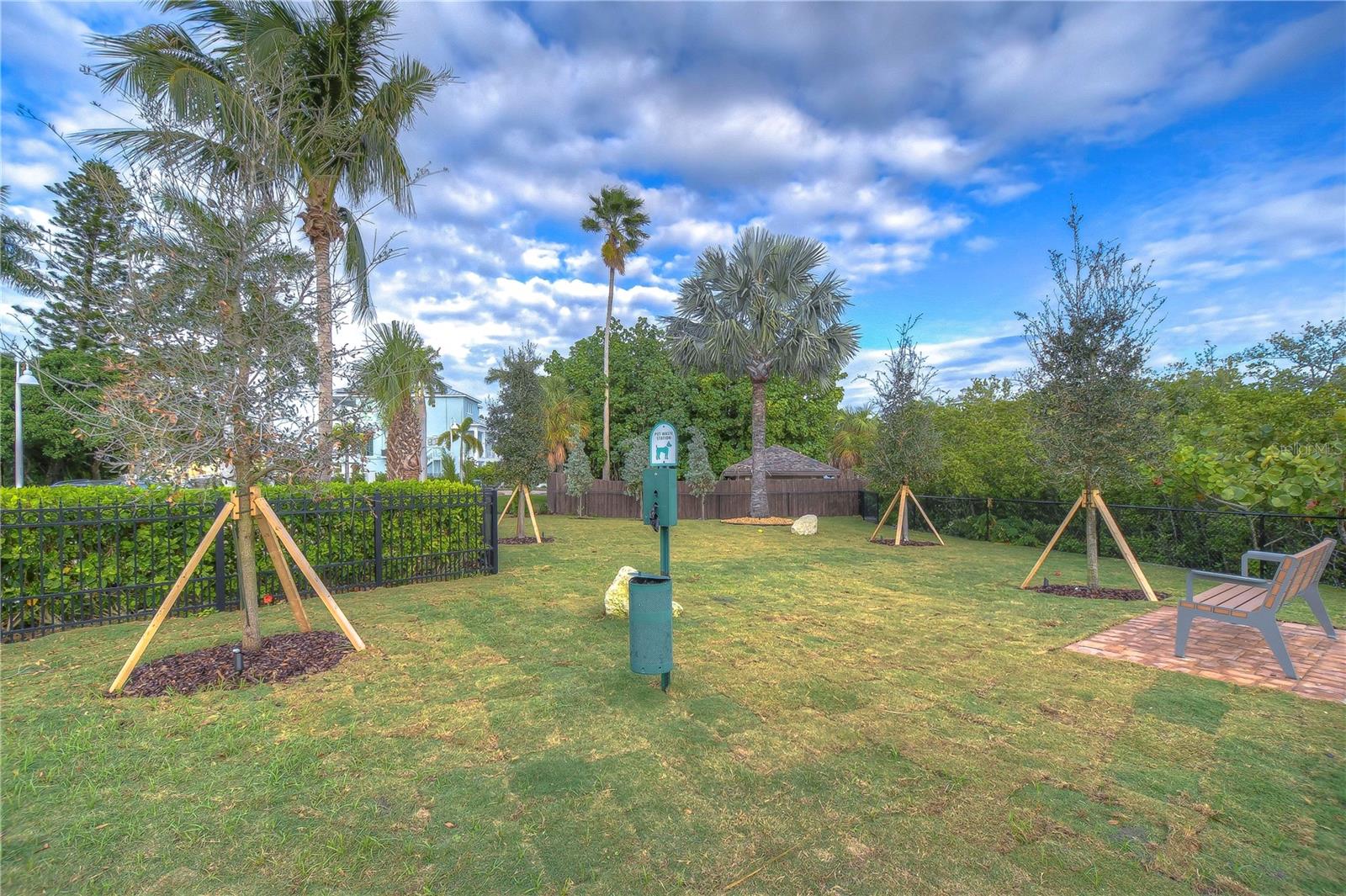 SUNSET POINTE AT COLLANY KEY IV A CONDO - Residential