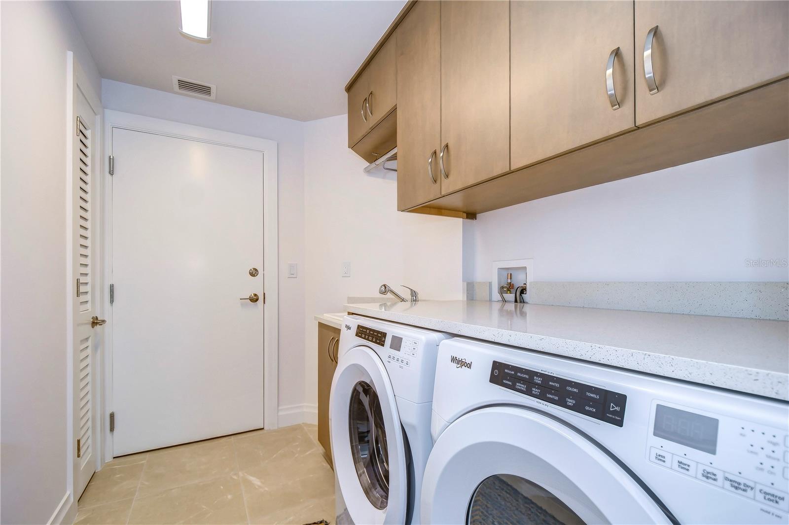 SUNSET POINTE AT COLLANY KEY IV A CONDO - Residential
