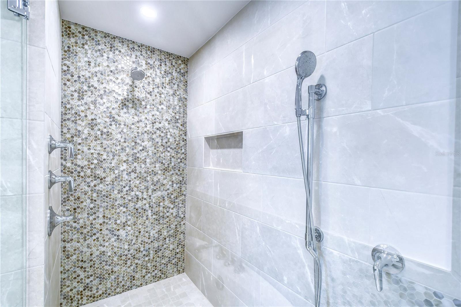 SUNSET POINTE AT COLLANY KEY IV A CONDO - Residential