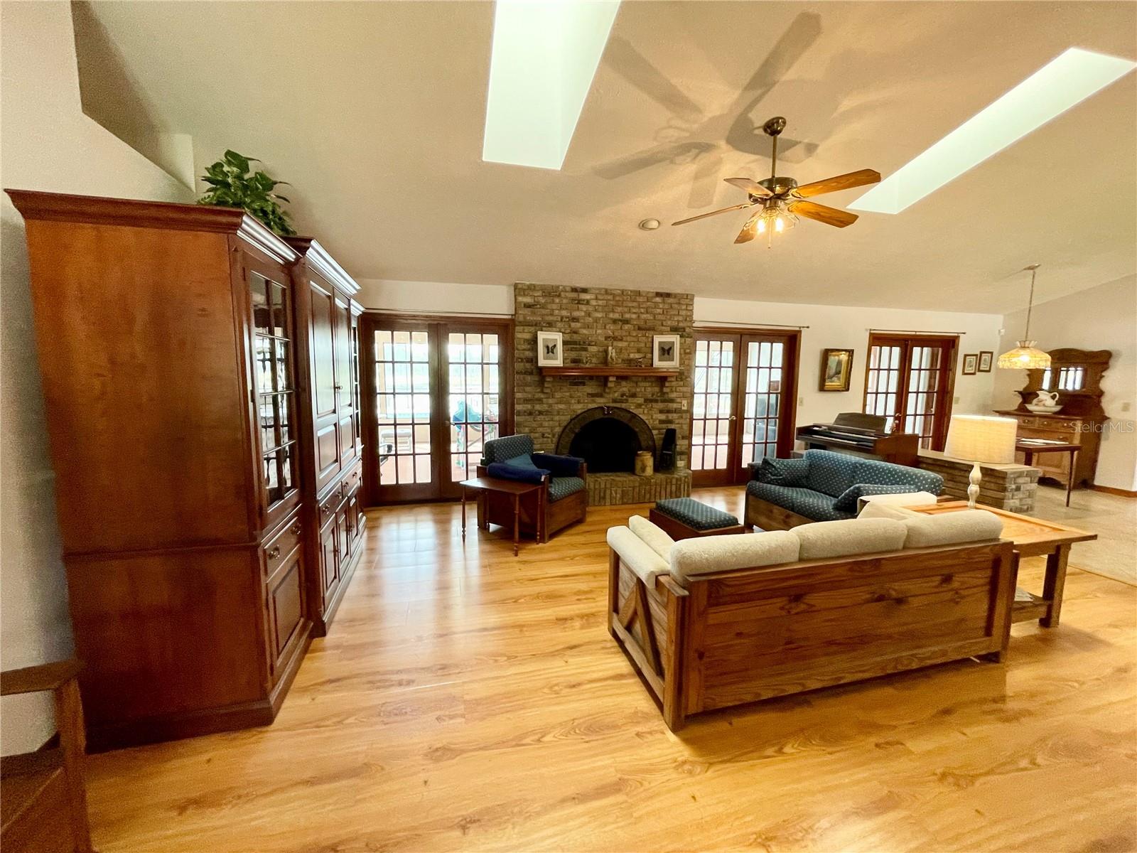SEMINOLE WOODS 5 AC DEV - Residential