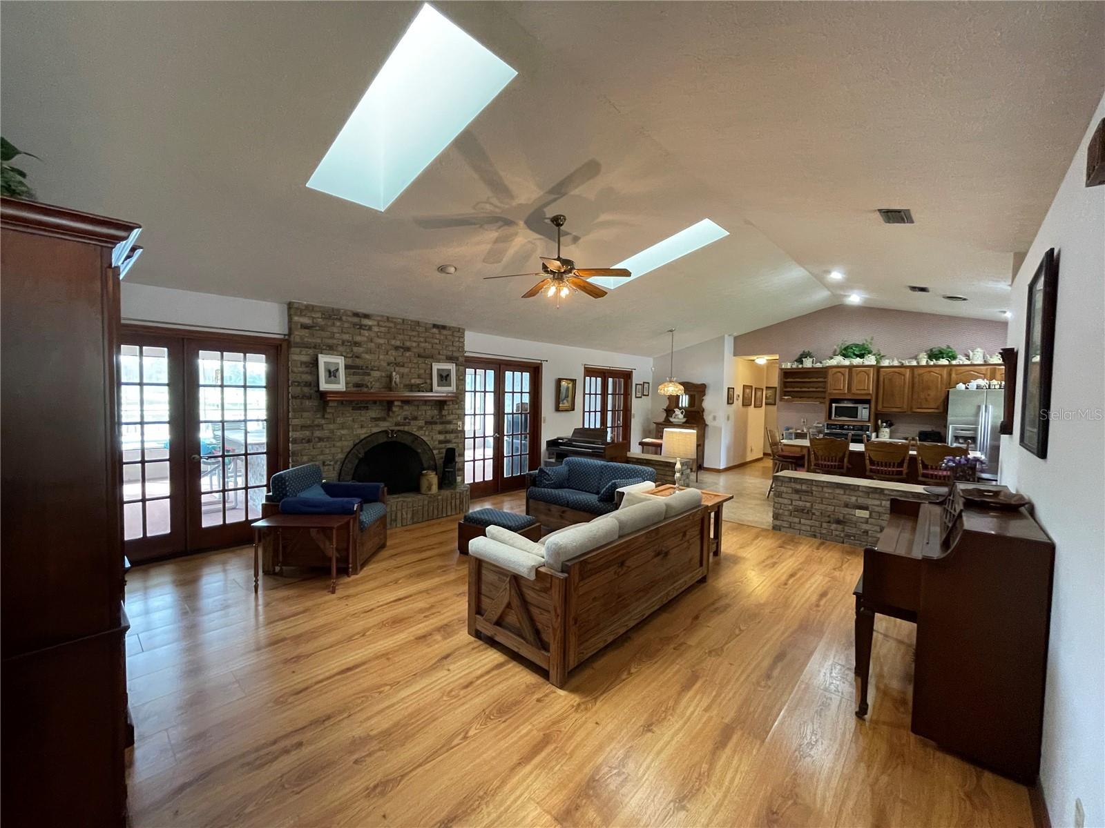 SEMINOLE WOODS 5 AC DEV - Residential
