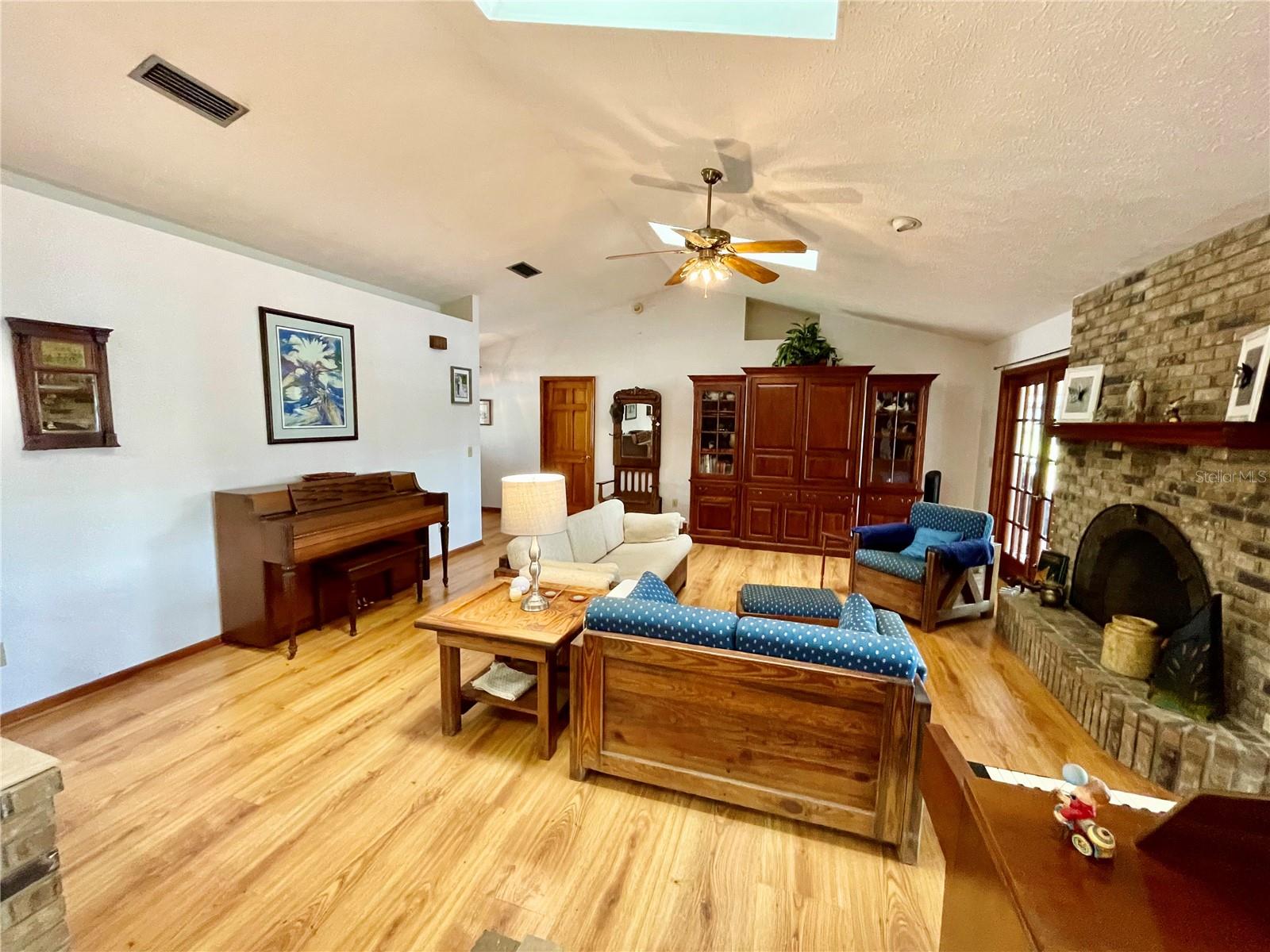 SEMINOLE WOODS 5 AC DEV - Residential