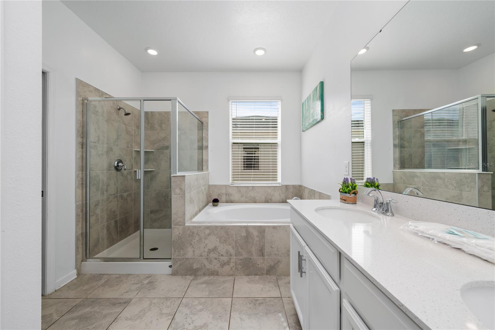 CHAMPIONSGATE CONDO 3 PH 18 & PH 19 - Residential