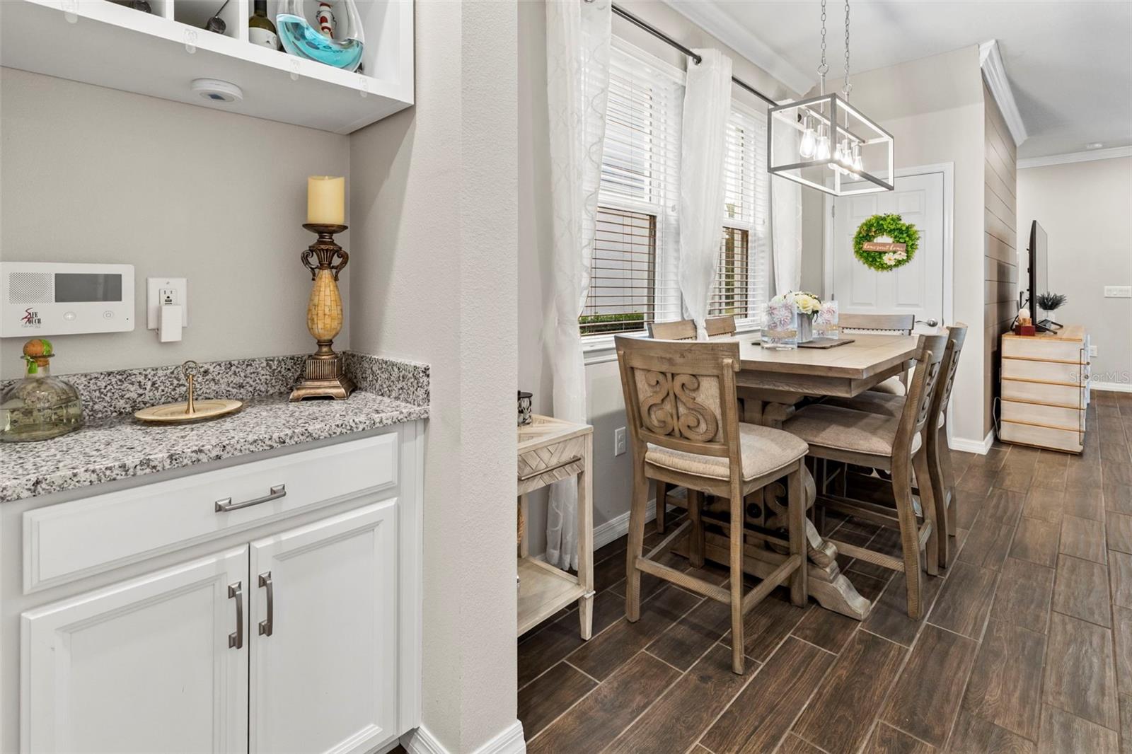KEMERTON PLACE - Residential Lease