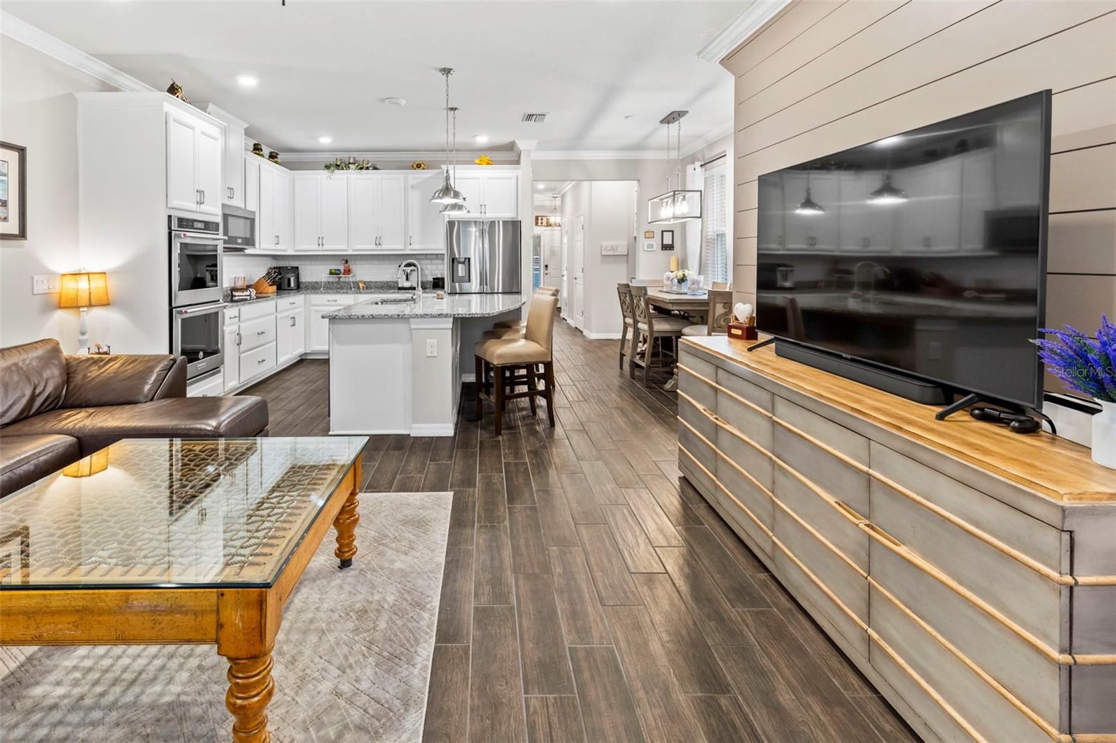 KEMERTON PLACE - Residential Lease