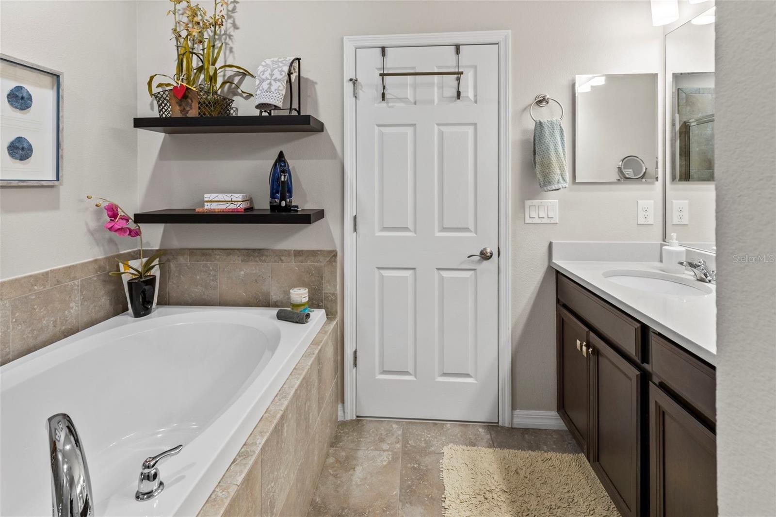 KEMERTON PLACE - Residential Lease