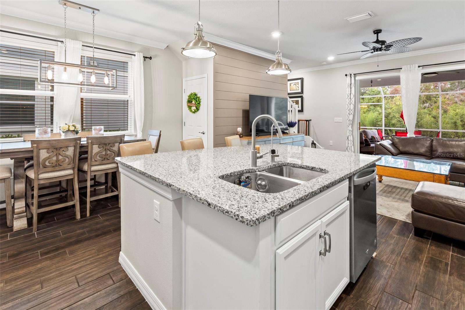 KEMERTON PLACE - Residential Lease