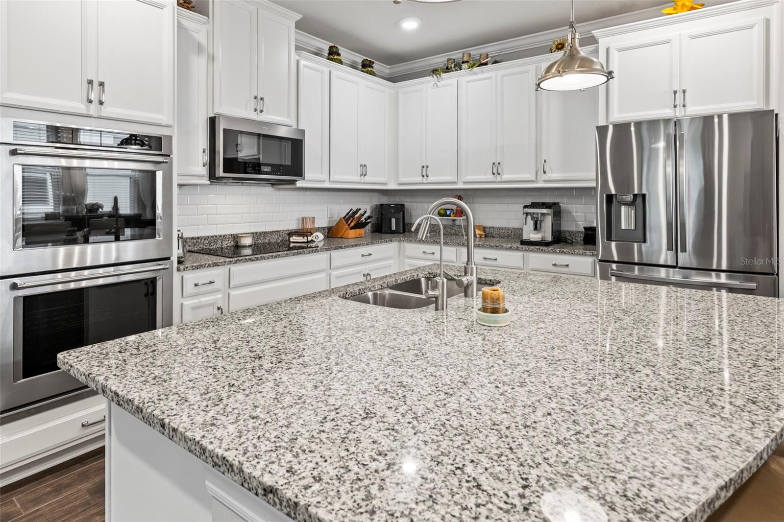 KEMERTON PLACE - Residential Lease