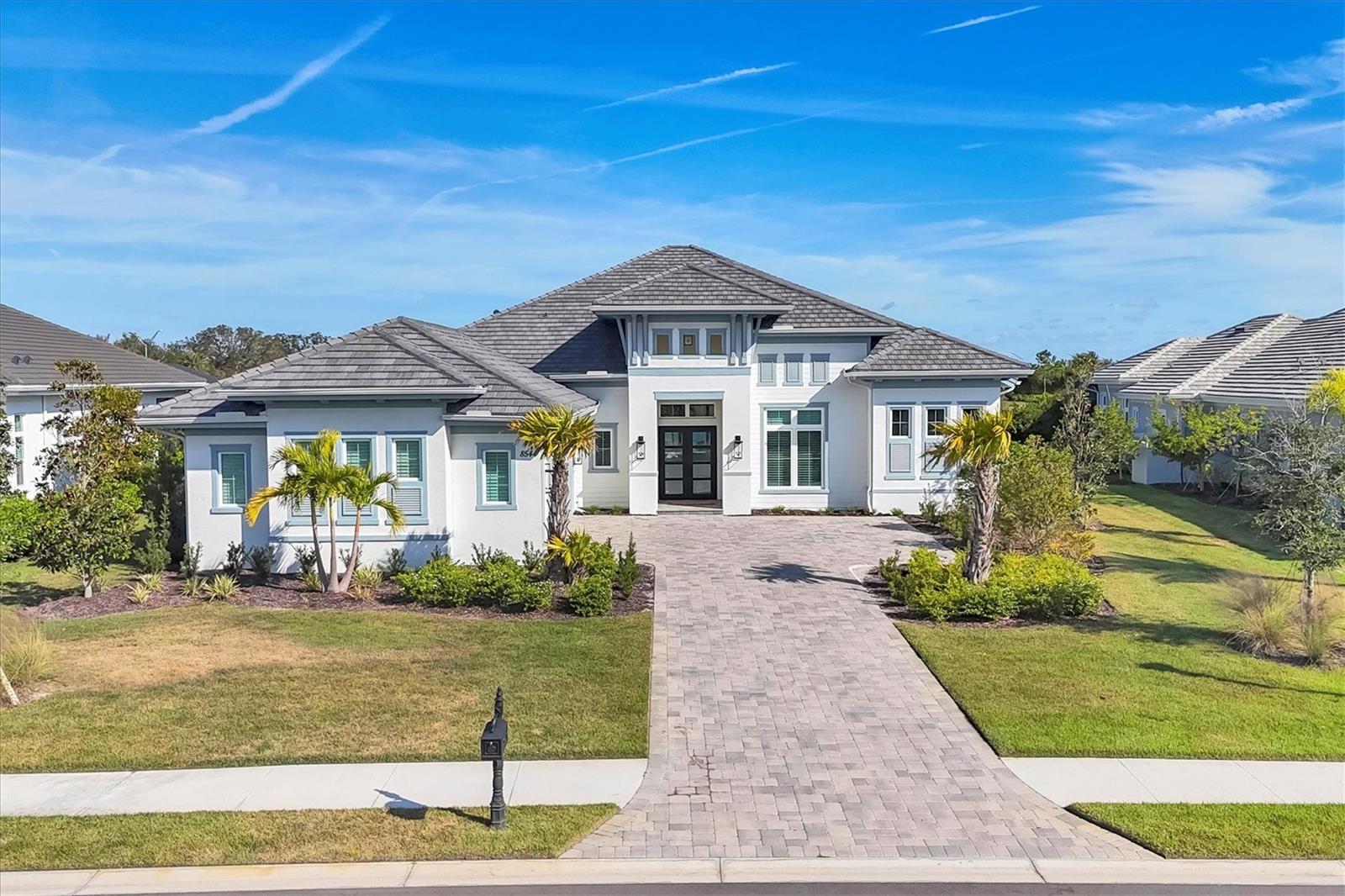 LAKE CLUB - Residential