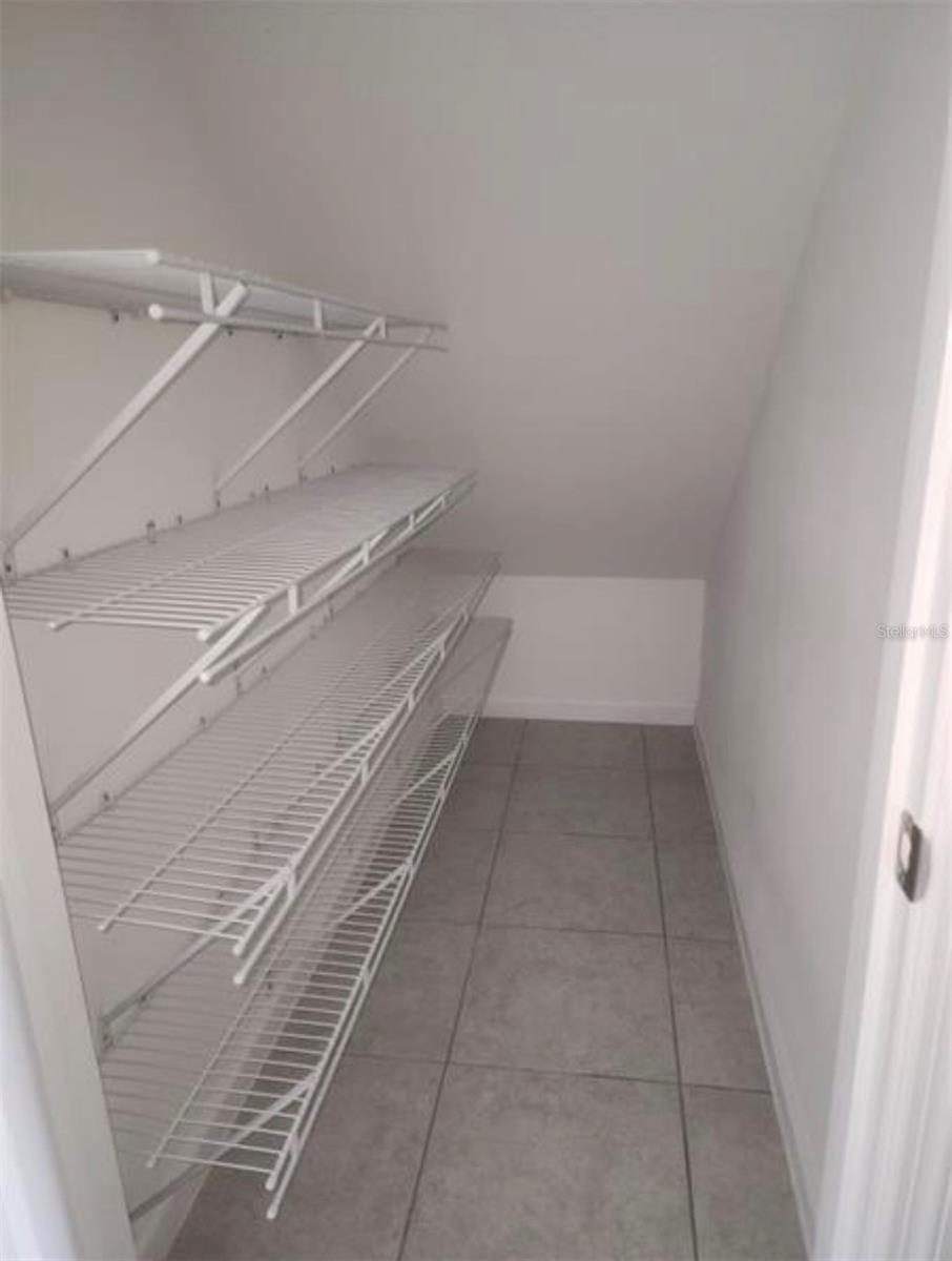 HOLLYGROVE VILLAGE - Residential Lease