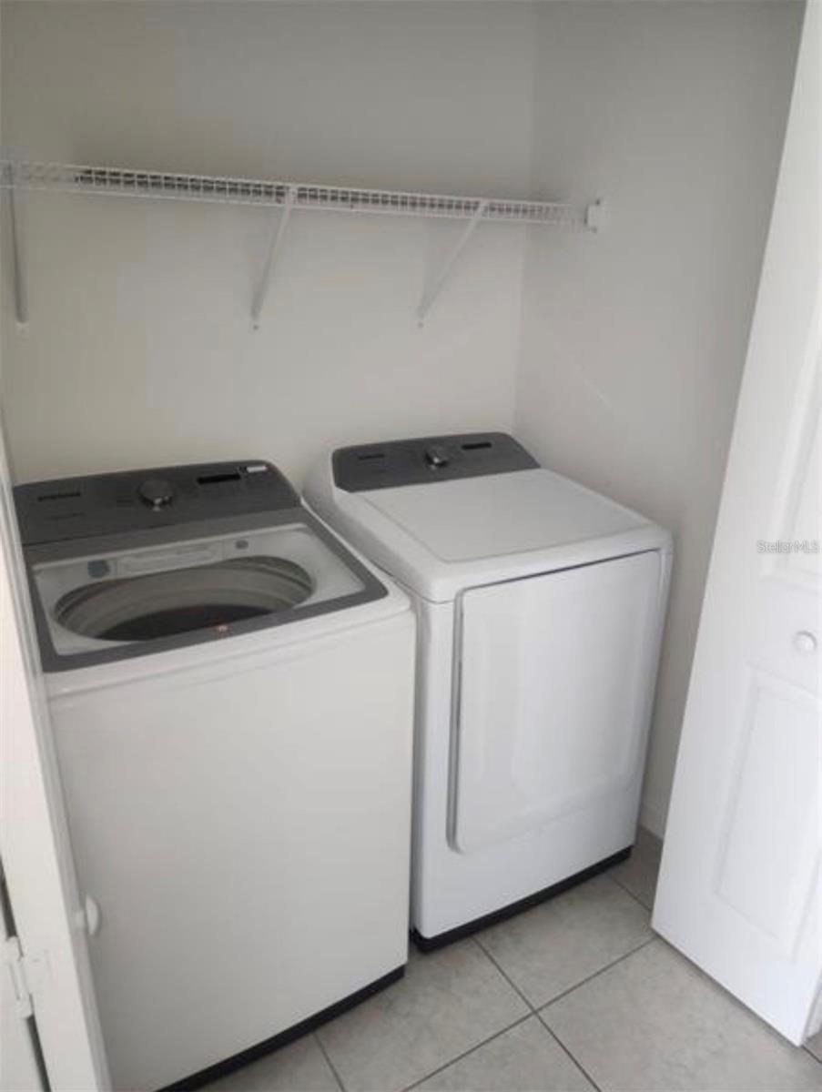 HOLLYGROVE VILLAGE - Residential Lease