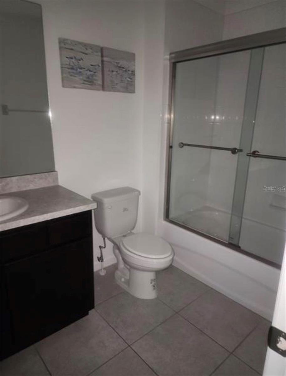 HOLLYGROVE VILLAGE - Residential Lease