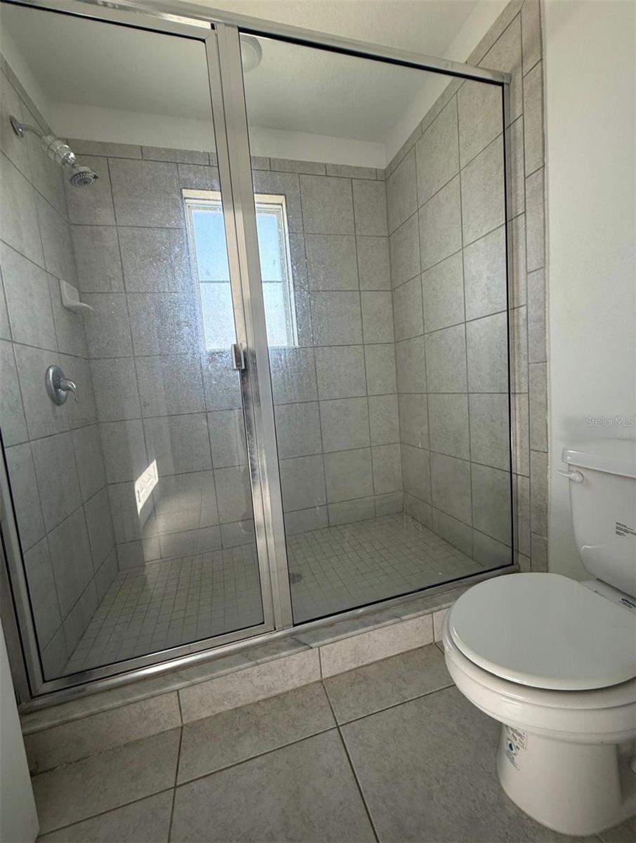 HOLLYGROVE VILLAGE - Residential Lease