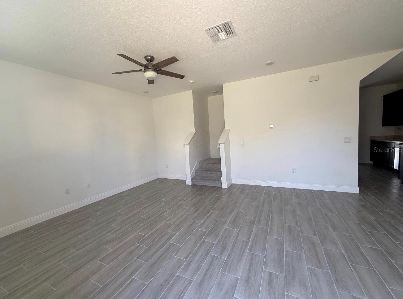 HOLLYGROVE VILLAGE - Residential Lease