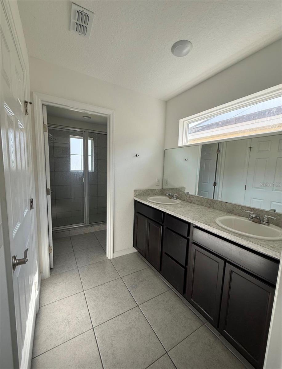 HOLLYGROVE VILLAGE - Residential Lease