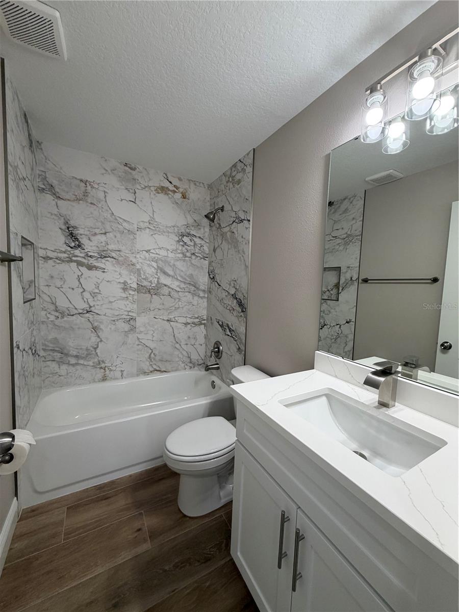 LAKE HARNEY RANCH ESTATES 3RD SEC - Residential