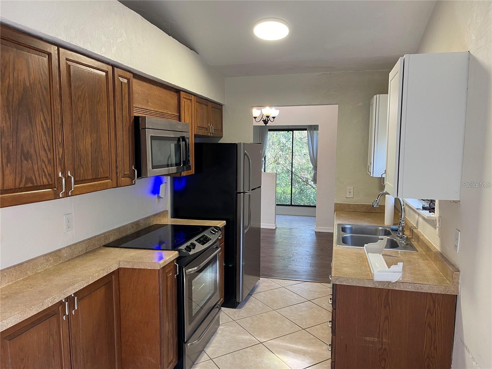 HP/FOUNDERS HILL 5 - Residential Lease