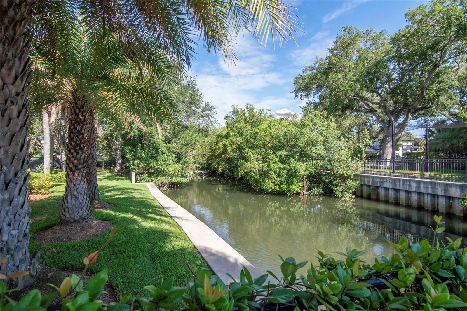HENDERSON BEACH - Residential