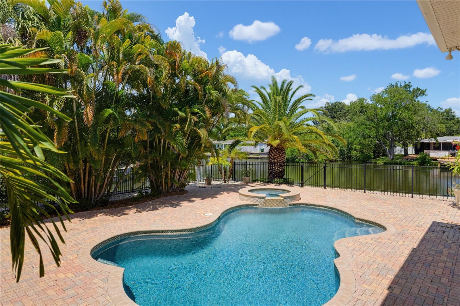 HENDERSON BEACH - Residential