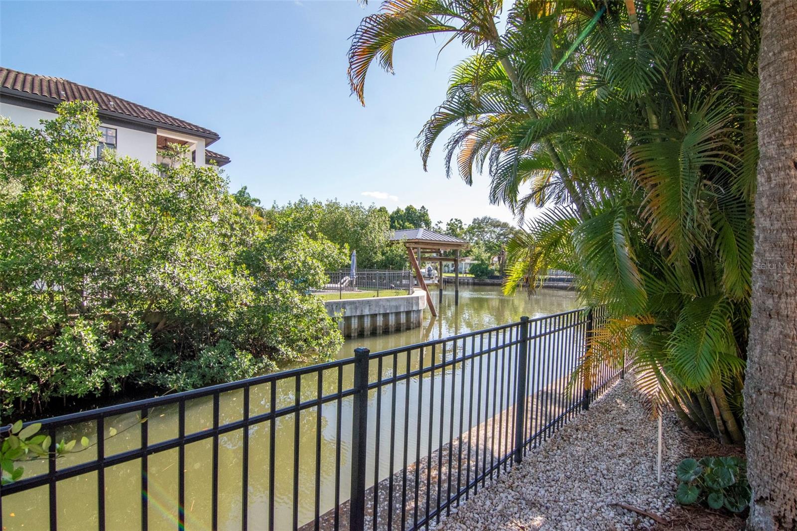 HENDERSON BEACH - Residential
