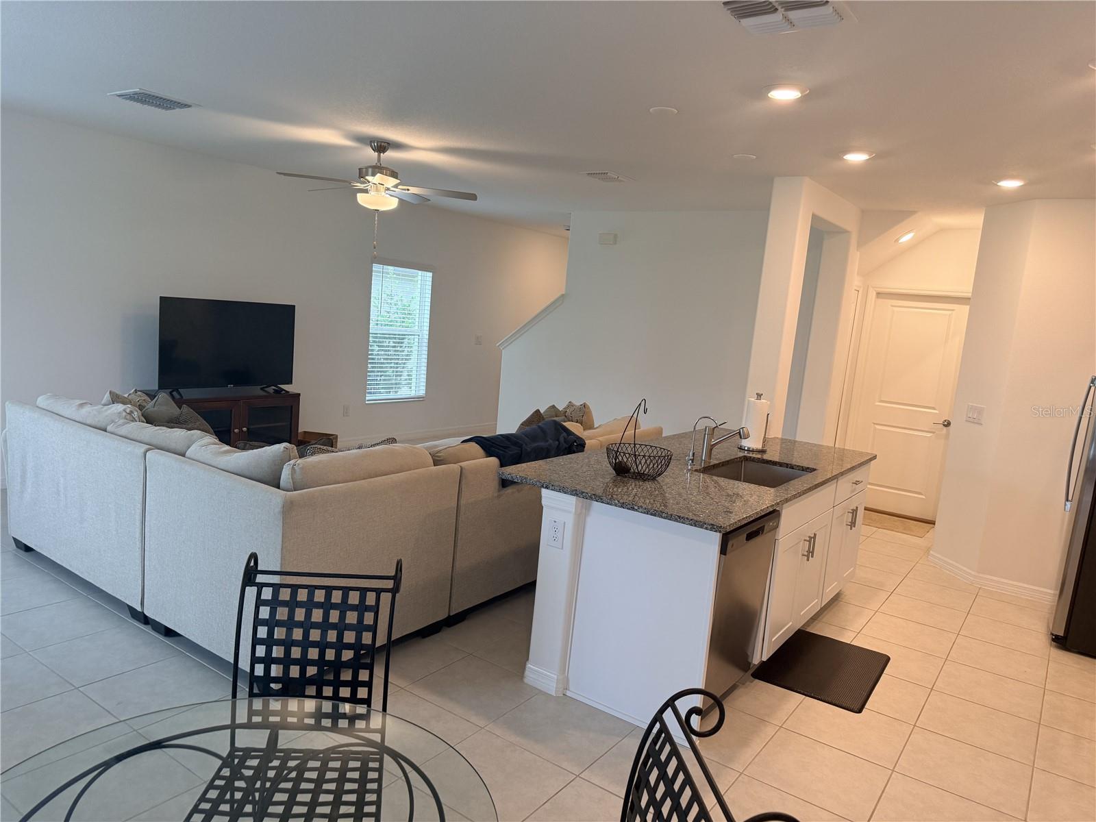 ABBOTT SQUARE PH 1B - Residential Lease