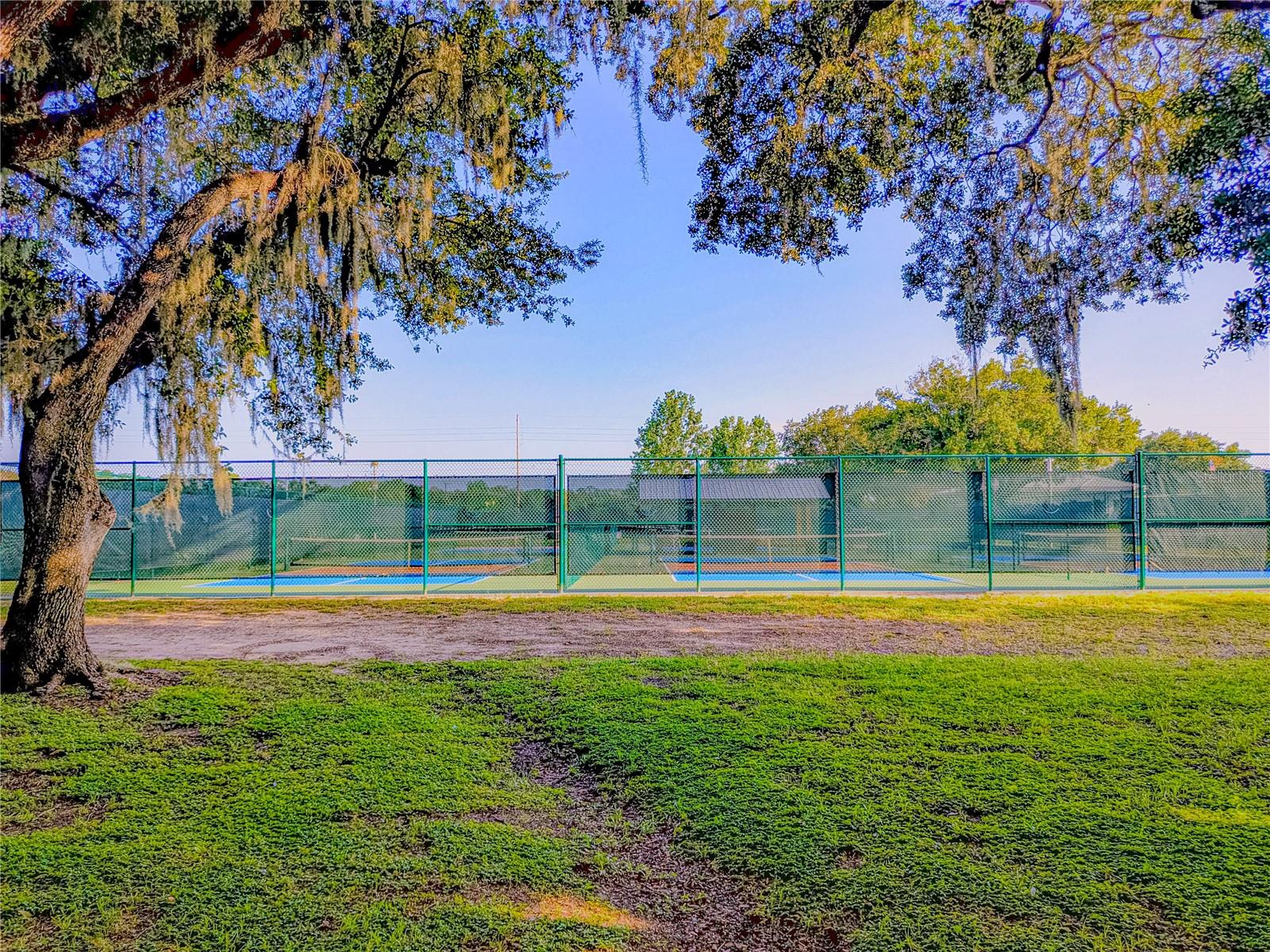 OAKWOOD VILLAS - Residential