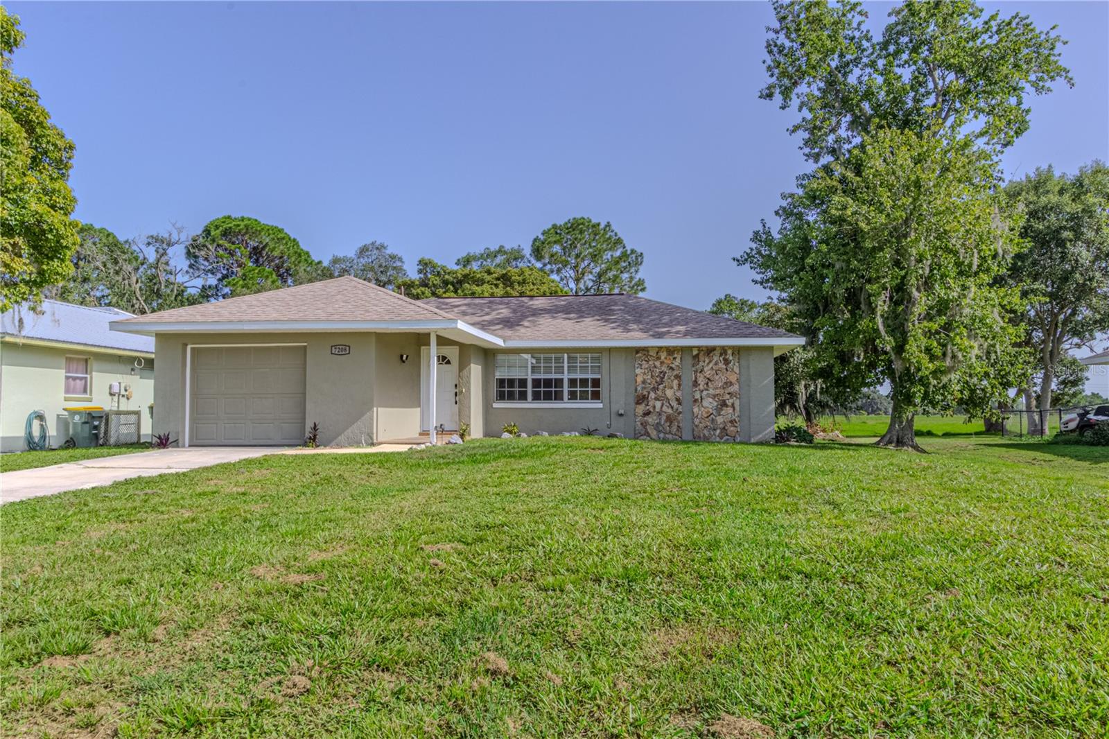 OAKWOOD VILLAS - Residential
