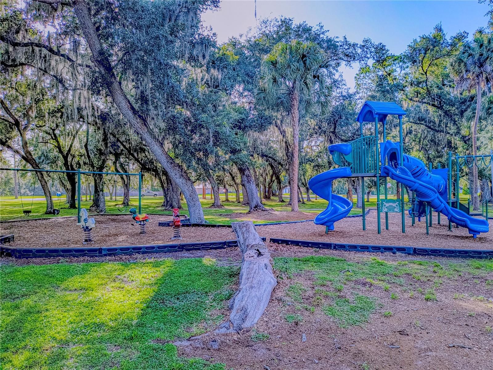 OAKWOOD VILLAS - Residential