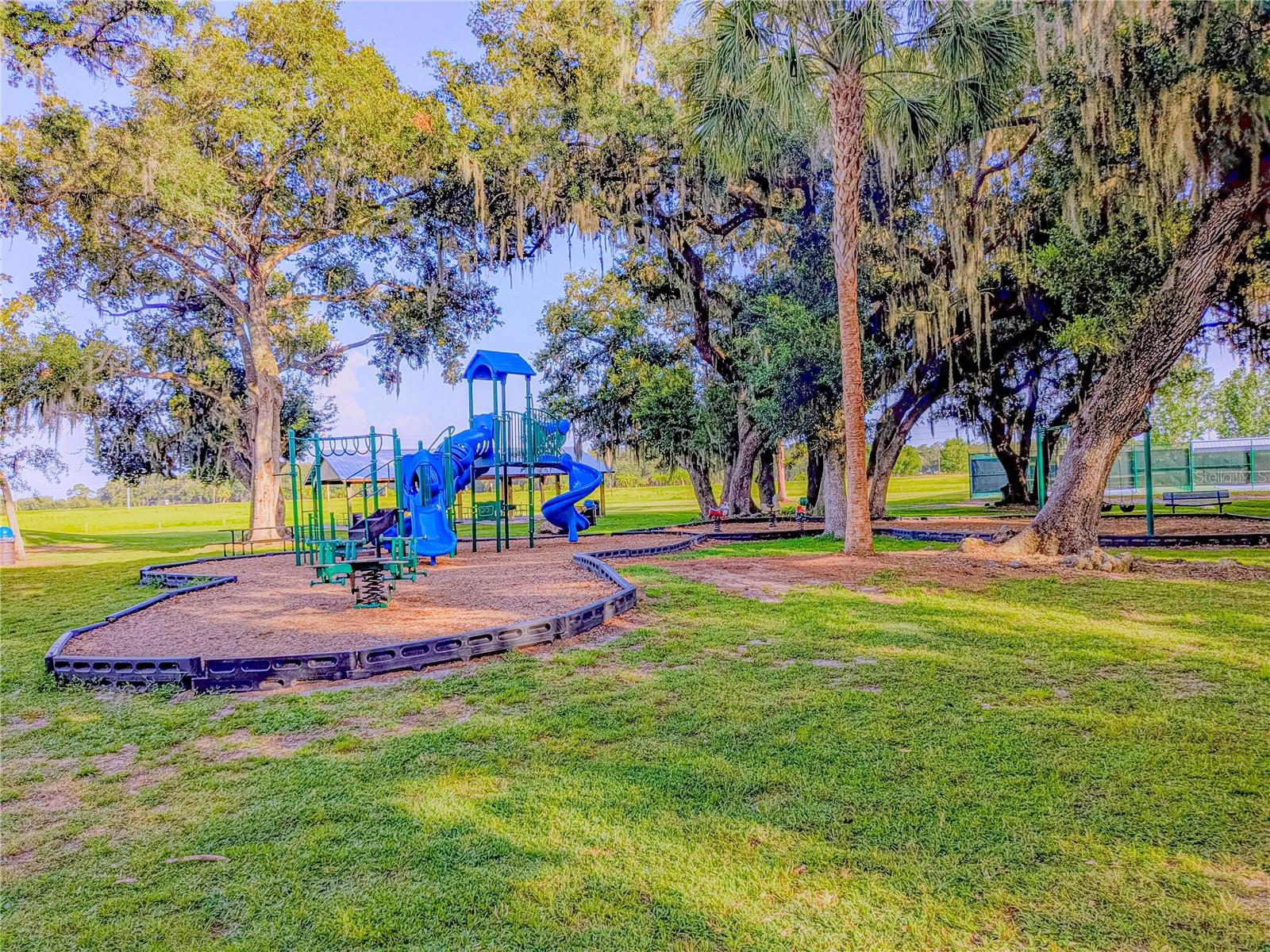 OAKWOOD VILLAS - Residential