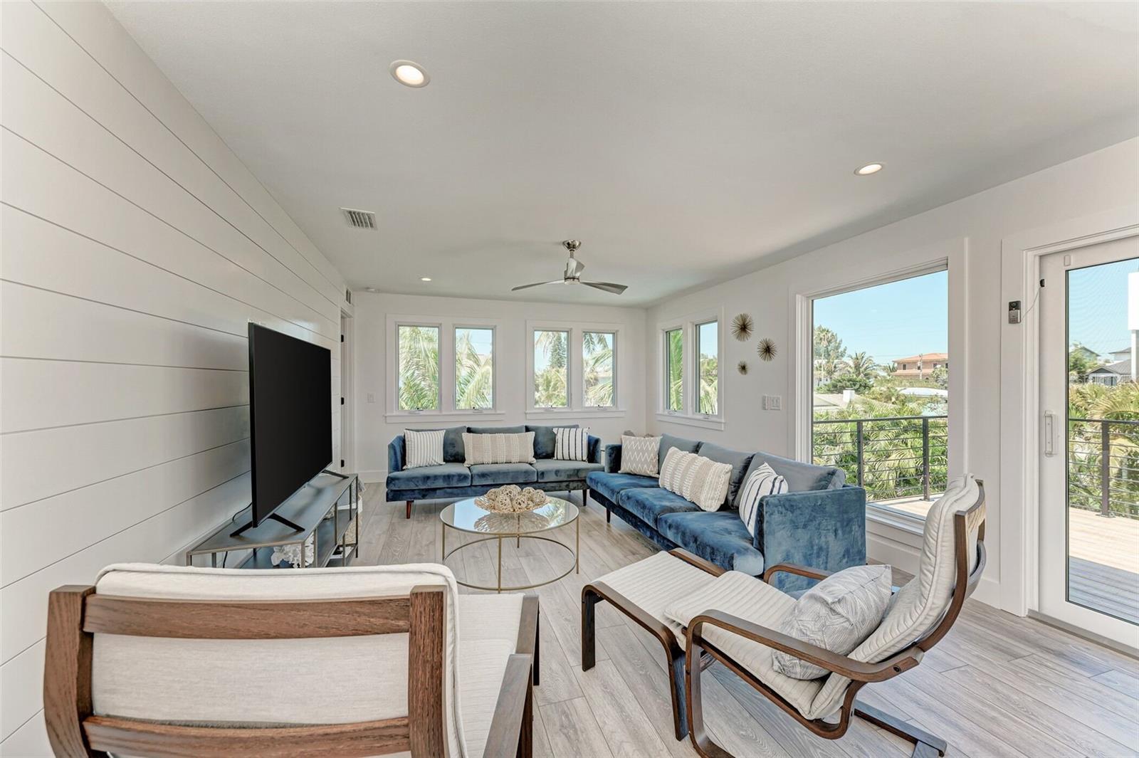 LUANA ISLES - Residential