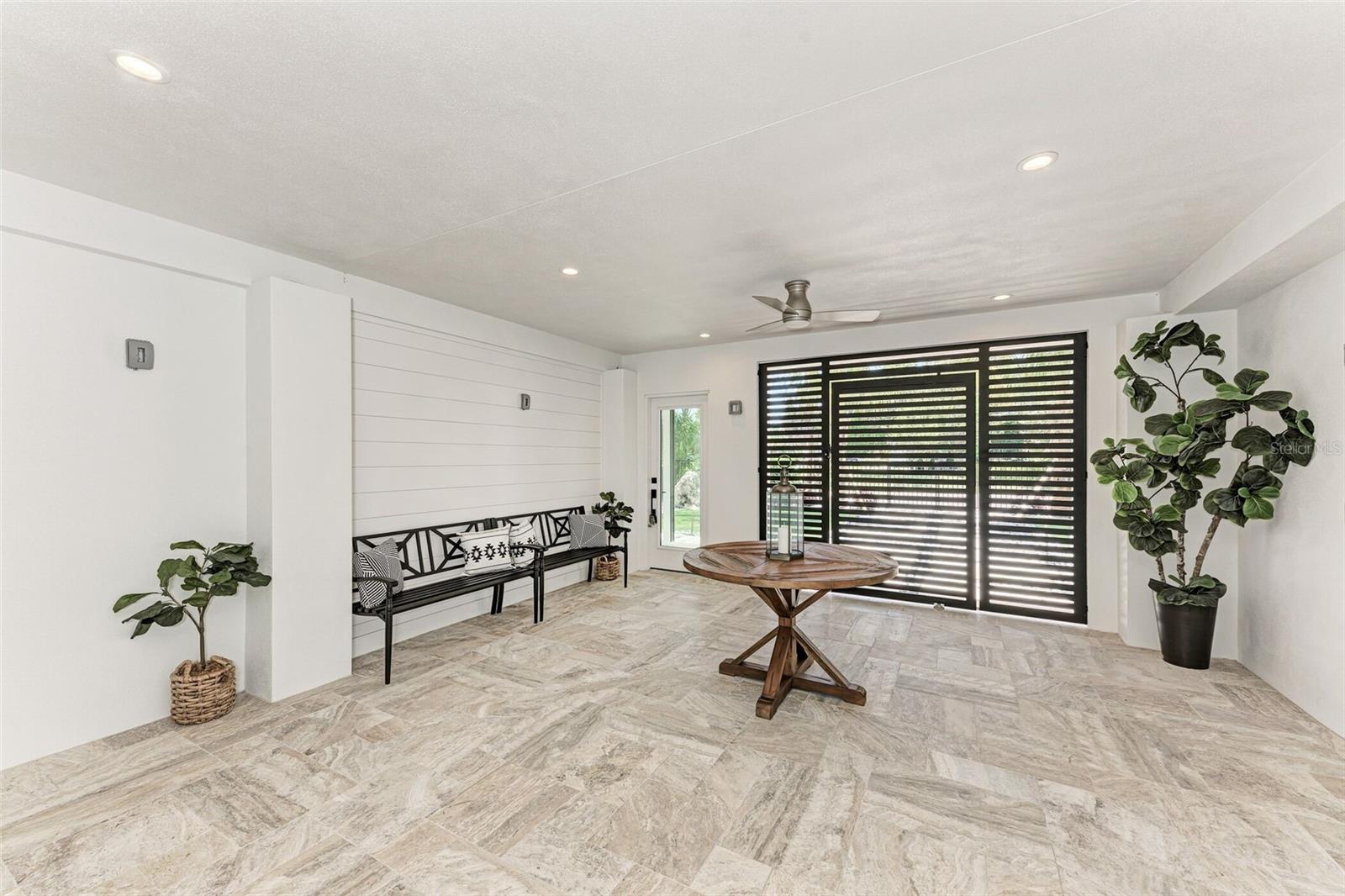 LUANA ISLES - Residential